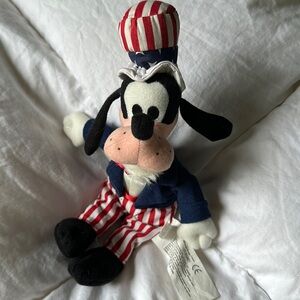 Walt Disney Company Disney Uncle Sam Goofy plush bean bag bottom vintage stuffy
